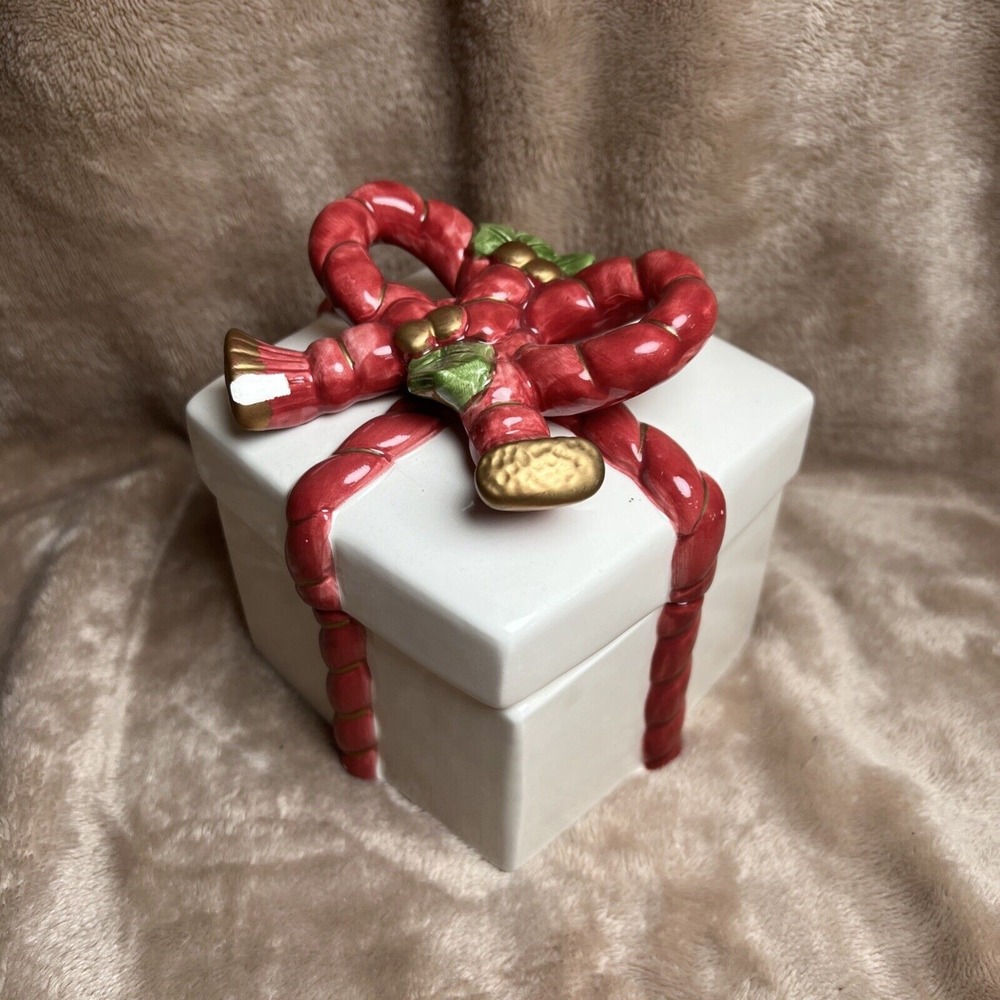 Fitz & Floyd Gift Box Decor OS White 1988 Ceramic Bow Holly Festive Holiday Flaw